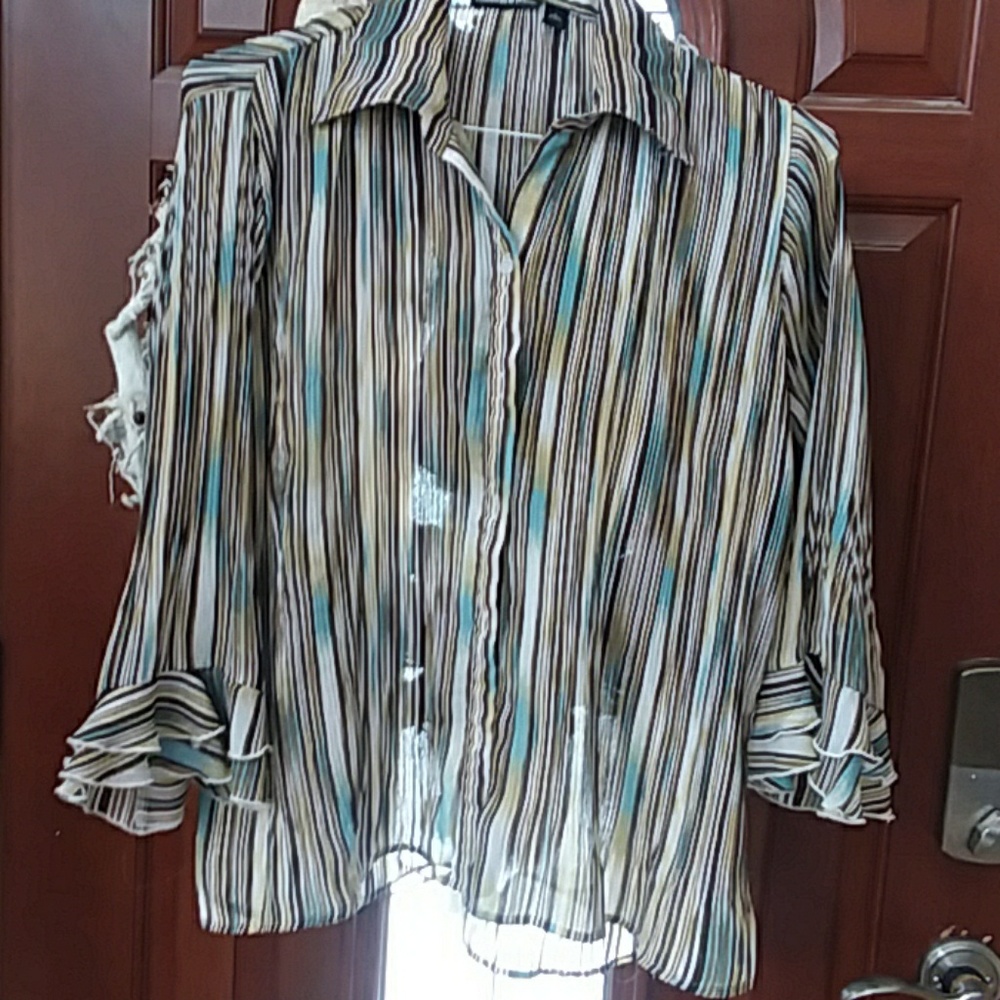 Essentials by milani pleated blouse..